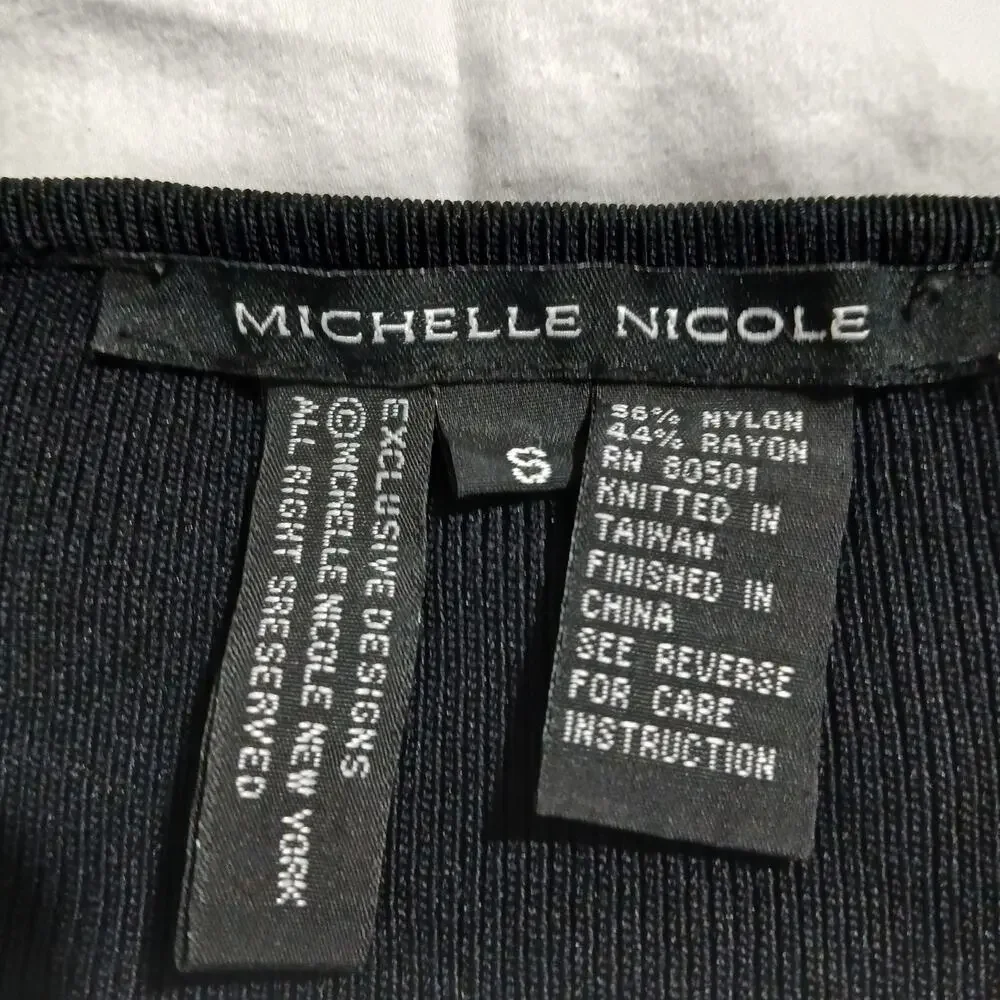 Michelle Nicole Sm Black Long-Sleeved Sweater Floral Embroidered Accents V Neck